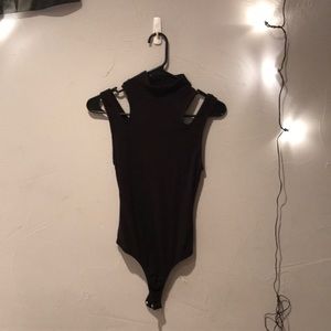FREE PEOPLE BLACK SHOULDER CUT OUT BODYSUIT
